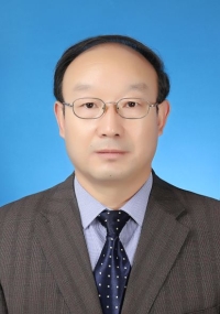侯 栋